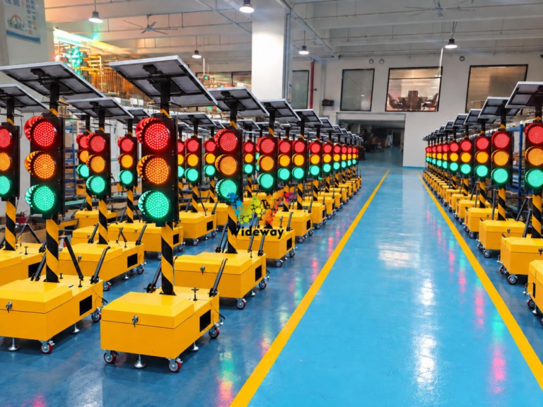 200 Mobile Single Face 3 Lights 4