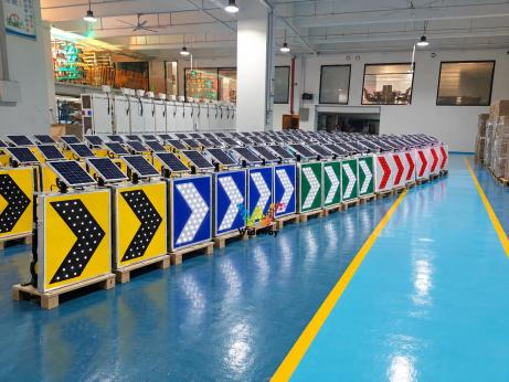 1200×600mm Solar Arrow Board 7