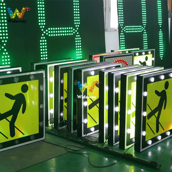 750 X 750 Mm Pedestrian Solar Traffic Signs (2)