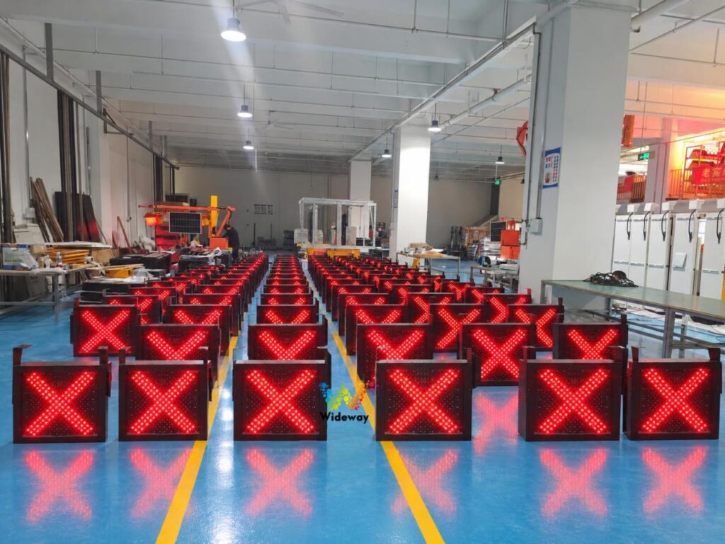 600 Single Side In Line Canopy Light 1 (6)